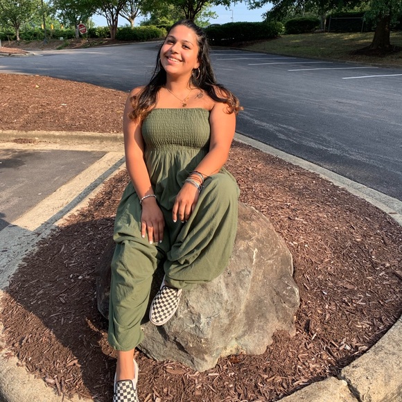 Meet your Posher, Diana - Picture 1 of 1